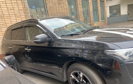 Mitsubishi Outlander III рестайлинг 3, 2013 год, 1 550 000 рублей, 4 фотография