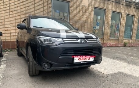 Mitsubishi Outlander III рестайлинг 3, 2013 год, 1 550 000 рублей, 2 фотография