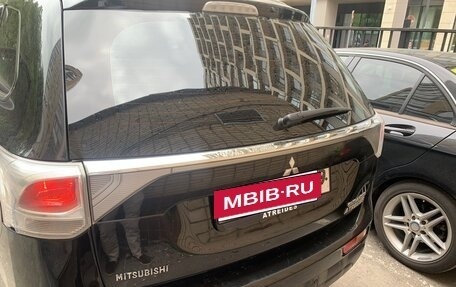 Mitsubishi Outlander III рестайлинг 3, 2013 год, 1 550 000 рублей, 5 фотография