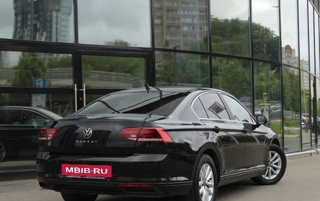 Volkswagen Passat B8 рестайлинг, 2021 год, 2 600 000 рублей, 2 фотография