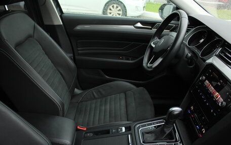 Volkswagen Passat B8 рестайлинг, 2021 год, 2 600 000 рублей, 16 фотография