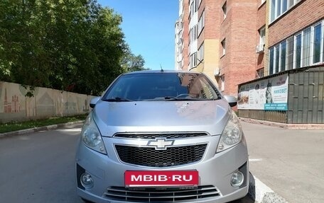 Chevrolet Spark III, 2013 год, 670 000 рублей, 2 фотография