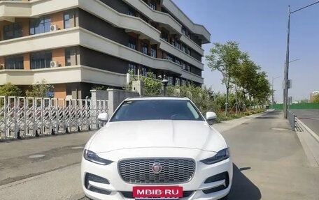 Jaguar XE I рестайлинг, 2020 год, 2 200 000 рублей, 2 фотография