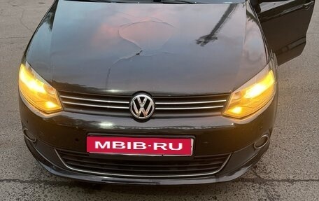 Volkswagen Polo VI (EU Market), 2013 год, 800 000 рублей, 1 фотография