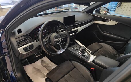 Audi A4, 2017 год, 2 700 000 рублей, 4 фотография