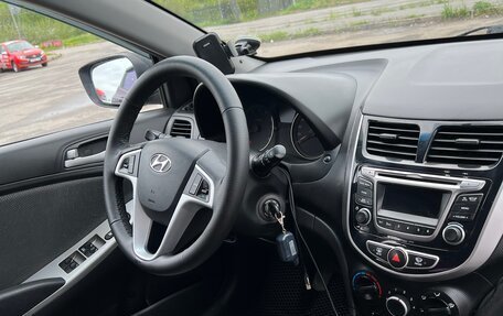 Hyundai Solaris II рестайлинг, 2011 год, 690 000 рублей, 11 фотография