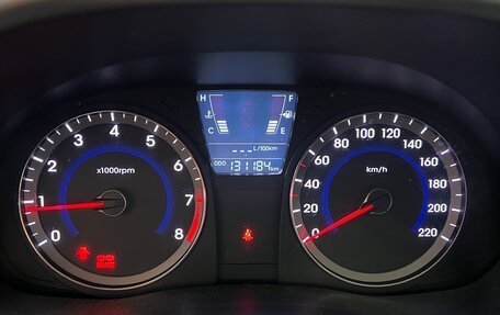 Hyundai Solaris II рестайлинг, 2011 год, 690 000 рублей, 15 фотография