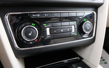Skoda Superb III рестайлинг, 2012 год, 979 000 рублей, 17 фотография