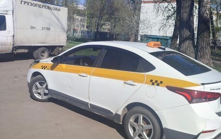Hyundai Solaris II рестайлинг, 2018 год, 650 000 рублей, 3 фотография