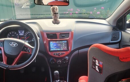 Hyundai Solaris II рестайлинг, 2011 год, 820 000 рублей, 9 фотография