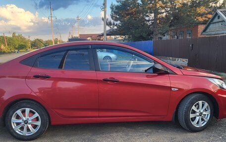 Hyundai Solaris II рестайлинг, 2011 год, 820 000 рублей, 4 фотография