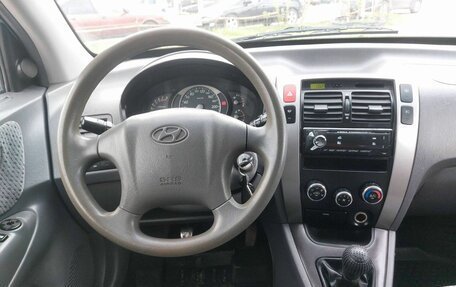 Hyundai Tucson III, 2004 год, 639 000 рублей, 17 фотография
