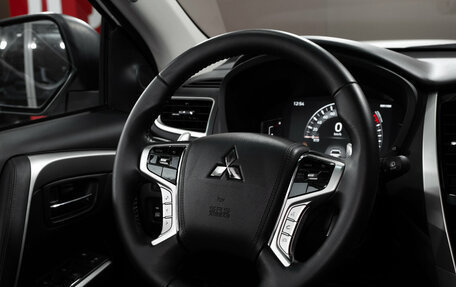 Mitsubishi Montero Sport, 2023 год, 6 150 000 рублей, 14 фотография