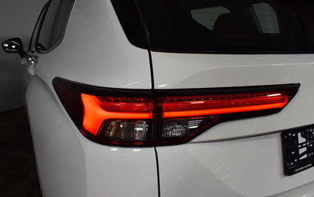 Mitsubishi Outlander, 2022 год, 5 350 000 рублей, 18 фотография