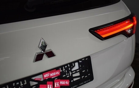 Mitsubishi Outlander, 2022 год, 5 350 000 рублей, 21 фотография