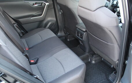 Toyota RAV4, 2021 год, 3 200 000 рублей, 21 фотография