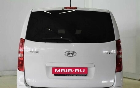 Hyundai H-1 II рестайлинг, 2017 год, 2 375 000 рублей, 3 фотография