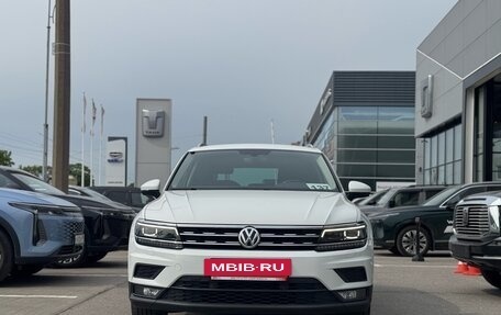 Volkswagen Tiguan II, 2017 год, 2 199 000 рублей, 2 фотография