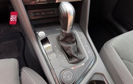 Volkswagen Tiguan II, 2018 год, 3 250 000 рублей, 14 фотография