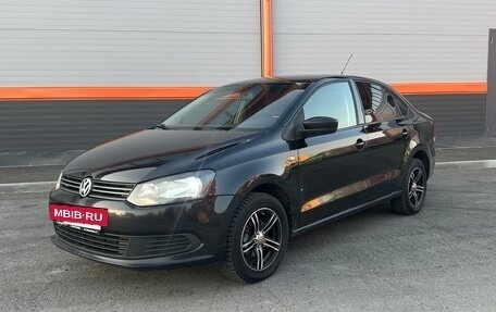Volkswagen Polo VI (EU Market), 2013 год, 750 000 рублей, 2 фотография
