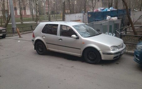 Volkswagen Golf IV, 1998 год, 250 000 рублей, 2 фотография