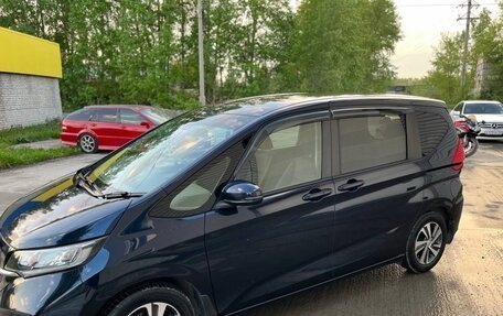 Honda Freed II, 2021 год, 1 870 000 рублей, 3 фотография