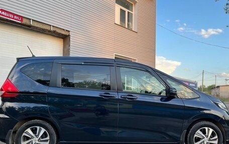 Honda Freed II, 2021 год, 1 870 000 рублей, 5 фотография