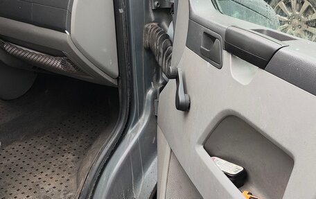 Volkswagen Transporter T5 рестайлинг, 2004 год, 780 000 рублей, 9 фотография