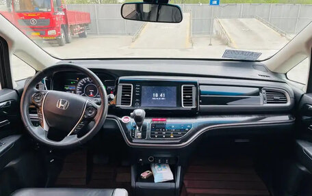 Honda Elysion, 2020 год, 2 500 000 рублей, 3 фотография