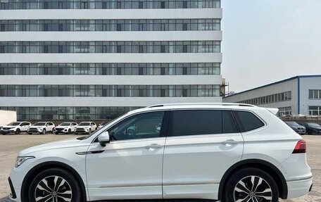 Volkswagen Tiguan II, 2022 год, 2 650 008 рублей, 7 фотография