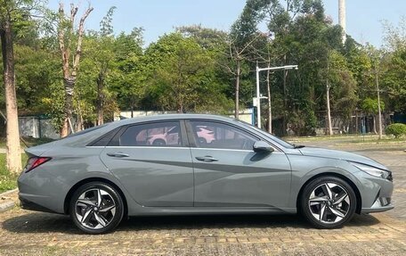 Hyundai Elantra, 2022 год, 1 350 000 рублей, 3 фотография