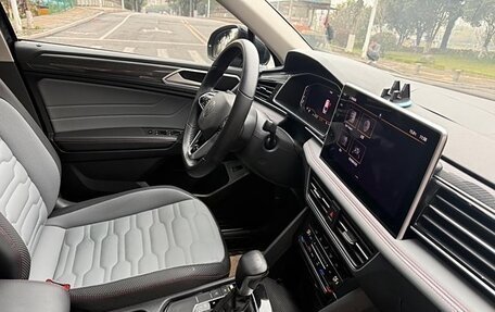Volkswagen Tiguan II, 2022 год, 2 100 008 рублей, 12 фотография