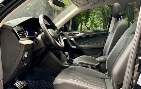 Volkswagen Tiguan II, 2022 год, 3 000 000 рублей, 10 фотография