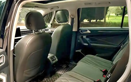 Volkswagen Tiguan II, 2022 год, 3 000 000 рублей, 14 фотография