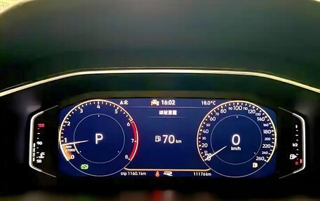Volkswagen Tiguan II, 2022 год, 3 000 000 рублей, 11 фотография