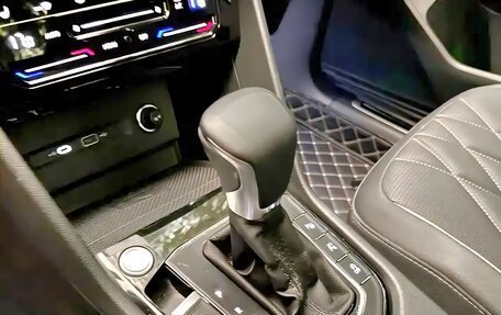 Volkswagen Tiguan II, 2022 год, 3 000 000 рублей, 13 фотография