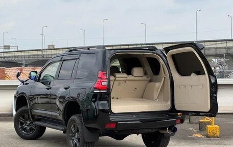 Toyota Land Cruiser Prado 150 рестайлинг 2, 2021 год, 3 450 199 рублей, 9 фотография