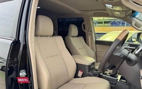 Toyota Land Cruiser Prado 150 рестайлинг 2, 2021 год, 3 450 199 рублей, 12 фотография