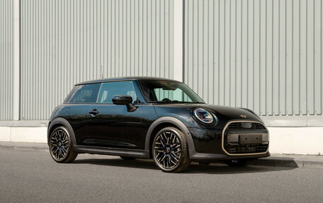 MINI Hatch, 2024 год, 5 800 000 рублей, 1 фотография