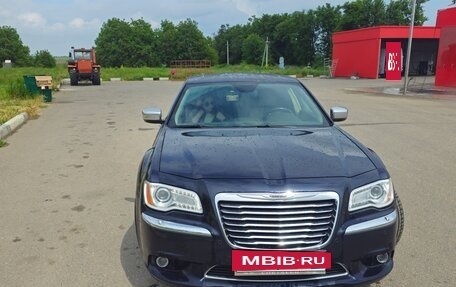 Chrysler 300C II, 2012 год, 1 900 000 рублей, 4 фотография