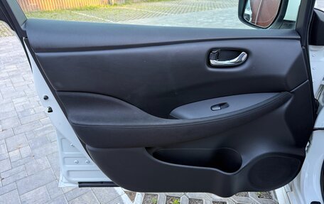 Nissan Leaf I, 2016 год, 1 050 000 рублей, 37 фотография