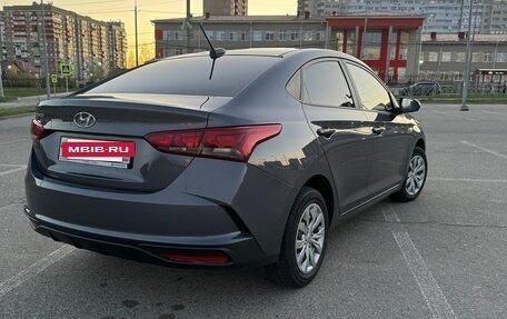 Hyundai Solaris II рестайлинг, 2021 год, 1 820 000 рублей, 4 фотография