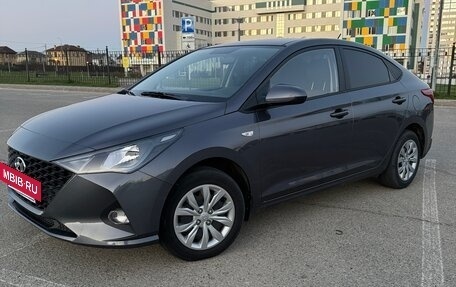 Hyundai Solaris II рестайлинг, 2021 год, 1 820 000 рублей, 5 фотография