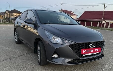 Hyundai Solaris II рестайлинг, 2021 год, 1 820 000 рублей, 3 фотография