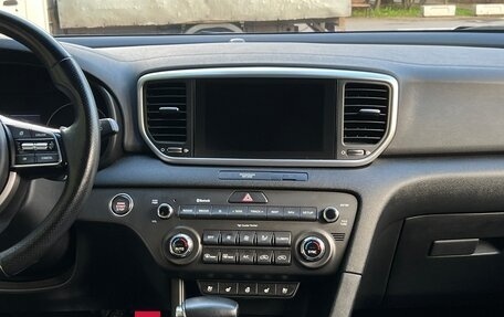 KIA Sportage IV рестайлинг, 2019 год, 2 800 000 рублей, 21 фотография
