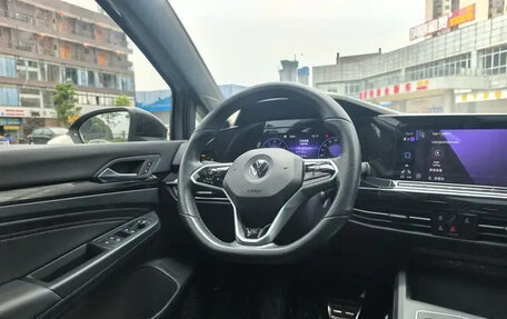 Volkswagen Golf VIII, 2021 год, 1 699 810 рублей, 12 фотография