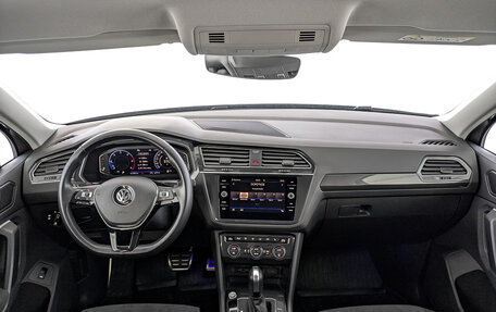 Volkswagen Tiguan II, 2020 год, 2 895 000 рублей, 14 фотография