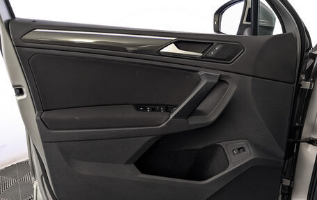 Volkswagen Tiguan II, 2020 год, 2 895 000 рублей, 19 фотография