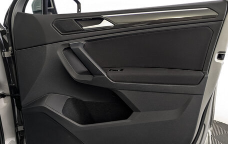Volkswagen Tiguan II, 2020 год, 2 895 000 рублей, 25 фотография
