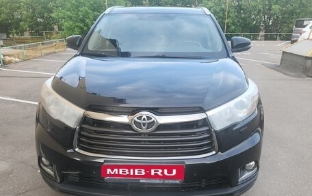 Toyota Highlander III, 2015 год, 3 290 000 рублей, 2 фотография